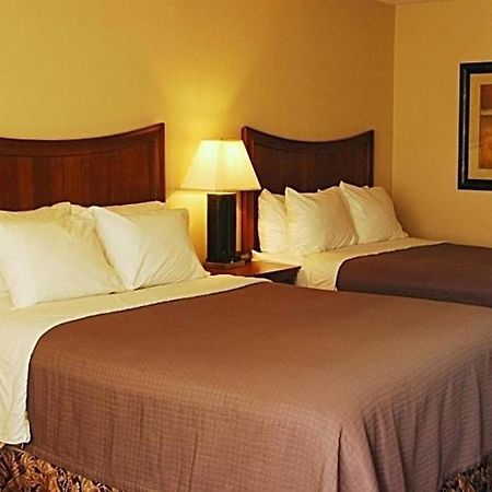 Trade Winds Central Inn Tulsa Habitación foto