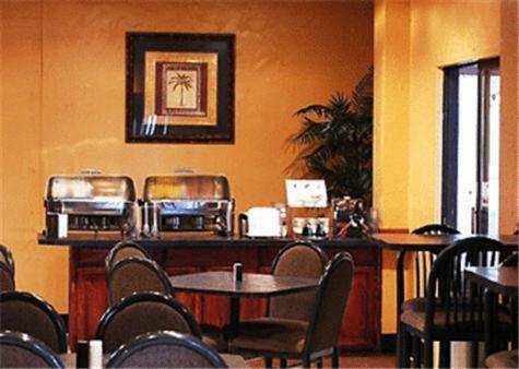 Trade Winds Central Inn Tulsa Restaurante foto